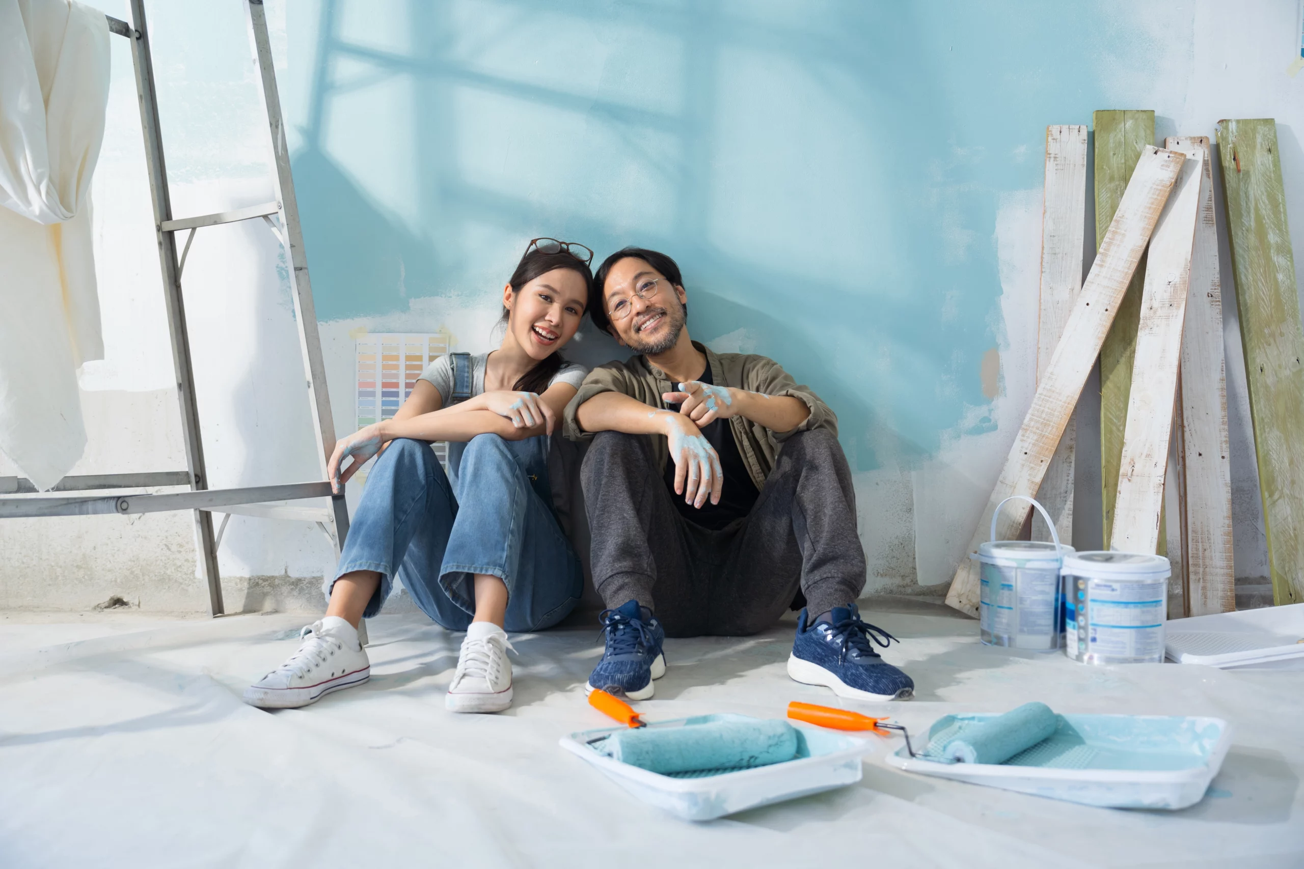 Couple renovate new home; Types of Home Loans in Australia | Oceania Finance